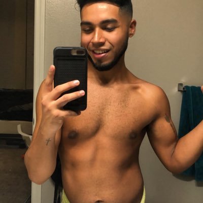 llopez103's profile picture. Hispanic 🇲🇽. 96’