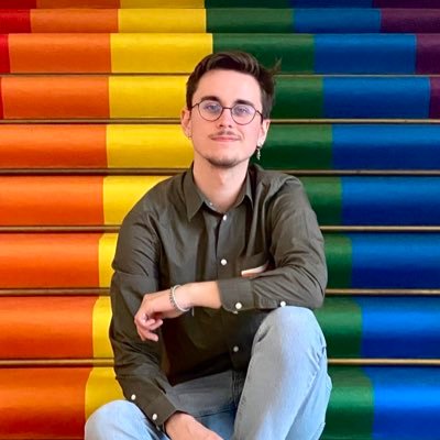 📚 MA1 Sciences politiques (finalité Comm. pol.) ~ 🏳️‍🌈🏳️‍⚧️ Ex président du Cercle LGBTQIA+ de l’ULB 🔻Techno, drag et antifascisme | (il/he/hij)