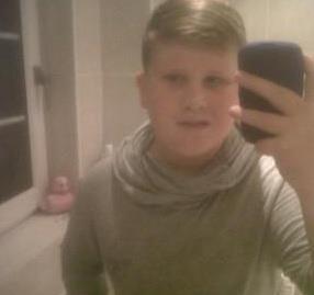 a dont do drugs or dope mate i get high of life the whole day
yeahh a spit bars now and again;)
my name is fucking bubba
chloe hall3