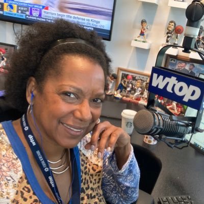 Emmy, Telly, Murrow award winning sports/news storyteller, WTOP Sports/News anchor, Voiceover Artist, Gardener, Media Coach, foodie, cook. Love 🎭🎞 ⚾️