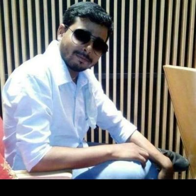 जिसने तलवे चाटकर मंज़िल पाई वो खुद्दार क्या बनेगा,
जो खुद बिकाऊ है वो खरीददार क्या बनेगा।