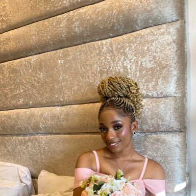 M D⚕️|M U J🩷|| divine fairy energy 🧚🏾♀️|TraumaRoomBarbie 🎀|my twitter is for reminiscing 🥰