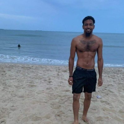 Jayraawww100's profile picture. slowly walking back into twitter