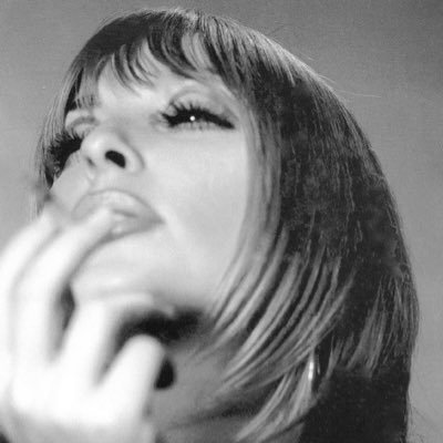 shrekluv23's profile picture. all circuits are busy, you’re high