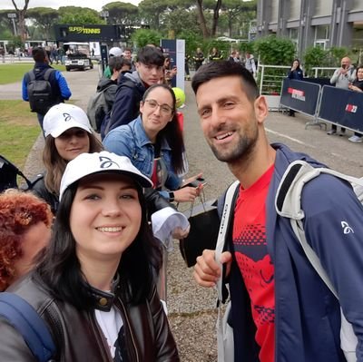 🇷🇴, mom, wife👨👩👦,working in 💲, ❤️ 🎾 & Novak Djokovic🐐, proud #Nolefam, like to travel, binge watching📺 Netflix & Disney😁