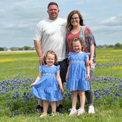 Husband / Father / Teacher / Strength & Speed Coordinator / OL Coach •McKinney Lions