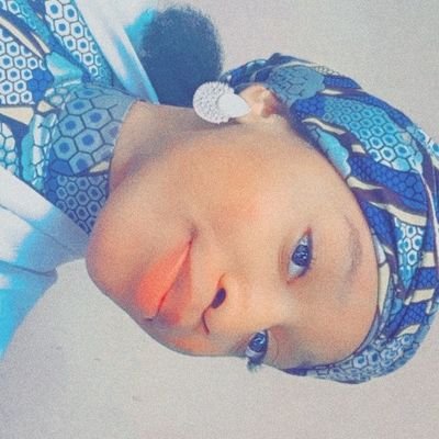 rouqayyah_tu's profile picture. Striving Muslimah❤
Chef/Writer👩‍🍳
Fabric saler😂
Hand made with love (Chops in zamfara )

Add death to ur plan🙏