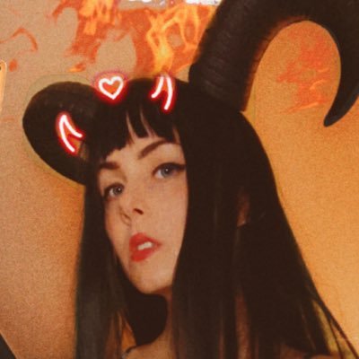 araelaglimpse's profile picture. made this to help show off the 🥵🩵forbidden web page 🤍🌶️ and to tweet my intrusive thoughts