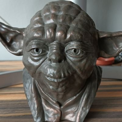 awsluis's profile picture. 