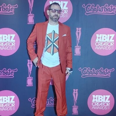 News Desk Manager/Reporter at @XBIZ.

Writer, comic, punk rock star.
Opinions are mine, except the ones I steal from smarter people.
News tips: drew@xbiz.com