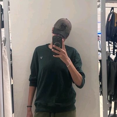 FamousYh's profile picture. 