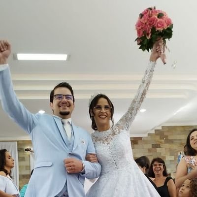 Mãe da Cacá e da Soso, e esposa do André.
O futuro da nação.