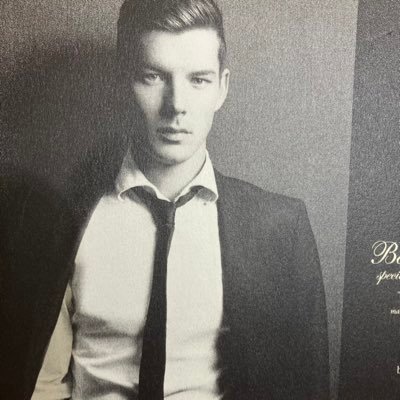 hideventure's profile picture. 26歳、サッカー歴19年、高校時代・年代別日本代表選手としてプレー、現在大手商社勤務@大手町