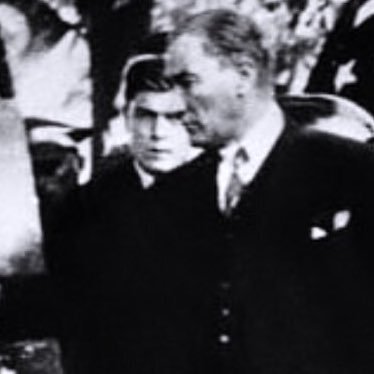 helloayems's profile picture. 