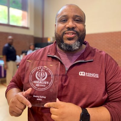 Interim Dean of Students @HindsCCUtica,🏀PxP: @hindscc_wbb & @hindscc_mbb, PA voice🎙️.@SouthernU_BR, #HBCU👨🏼‍🎓. #318Born, #225Bred & #601Based.