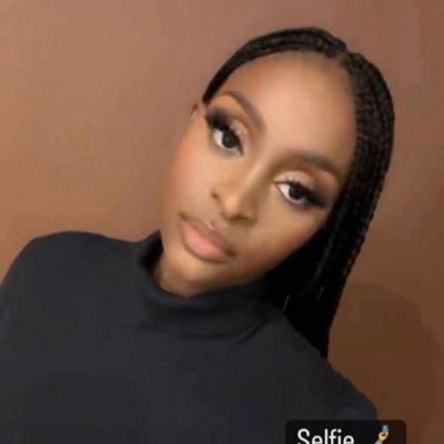 Laurence_bash's profile picture. Le temps préserve l’essentiel 🤍