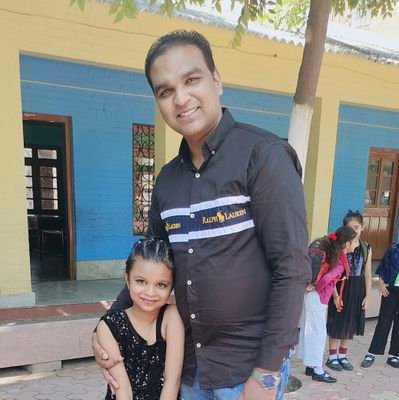 masih_yunis's profile picture. 