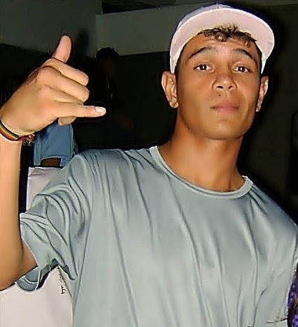 Este twitter foi feito em homenagem a Kaio Eduardo Araujo de Almeida, querido por tudo mundo e hoje estar no ceu com Jesus e os anjinhos, TE AMAMOS Kaio ♥