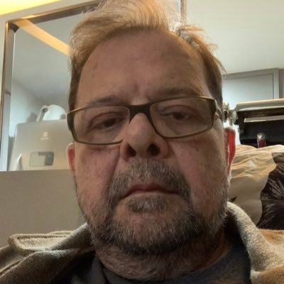 RRovesta's profile picture. Um homem direito, de direita. patriota, armamentista, “penademortista”, fim da maioridade penal, Bolsonarista e Palmeiras 🌴 até morrer. Divorciado e livre.