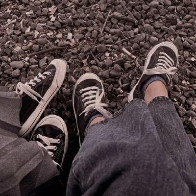 rhayyti's profile picture. Life is a maze and love is a riddle