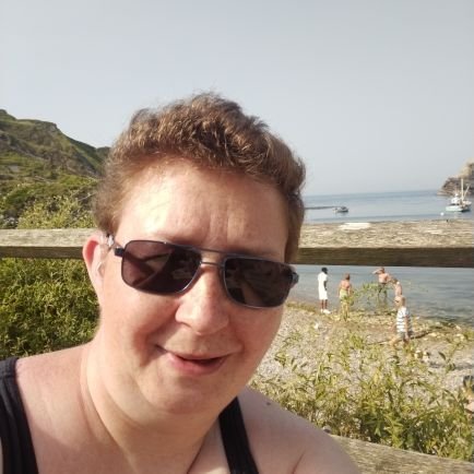 lorrainewood73's profile picture. 