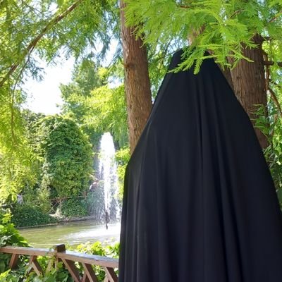 نورا مهدوی