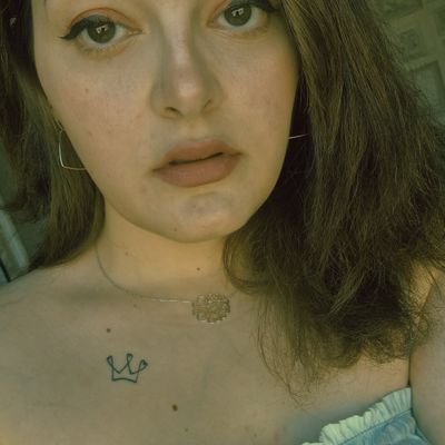 each time i step outside, it's social suicide.
LOMAW💕 Faye 🧚♀️ •Bronnie | she/her