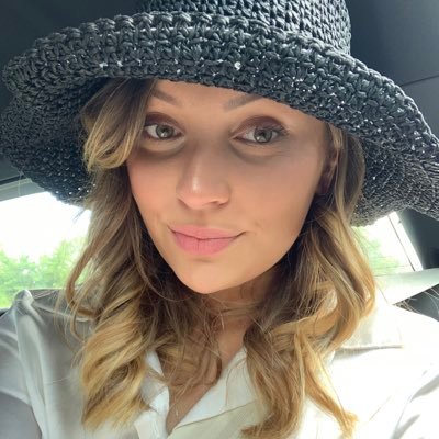 lauryne_f's profile picture. 