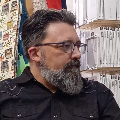 Dd, Catálogo de terrores domésticos, No comas mi corazón, La voz estremecida, El tacto estremecido, Las estremecidas, El óxido de la luz y Alaciar de espumas.