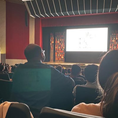 Diseñador Gráfico y Editorial. Amante de la literatura, el cine y la cultura pop. Escritor en ciernes, geek y Oaxaqueño.