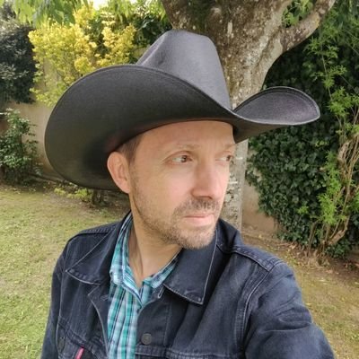 From Southern France with love for #RealCountrymusic 🎶 Red Dirt fan. Founder of the blog Country Music France. 
https://t.co/3gpndCZCrA