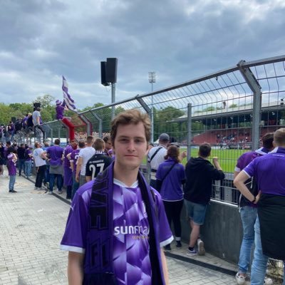 Tweets about VfL Osnabrück, 2. Bundesliga, and football kits. Plays old football games, collects German kits and watches Sutton