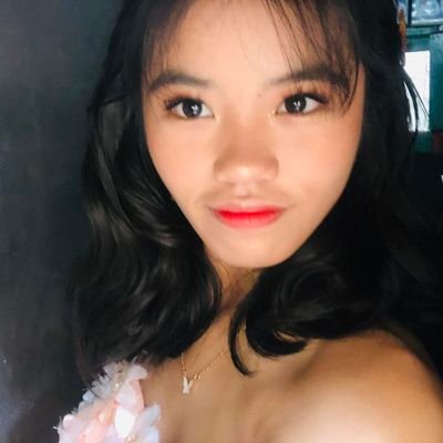 leighlovr's profile picture. a pathological people pleaser