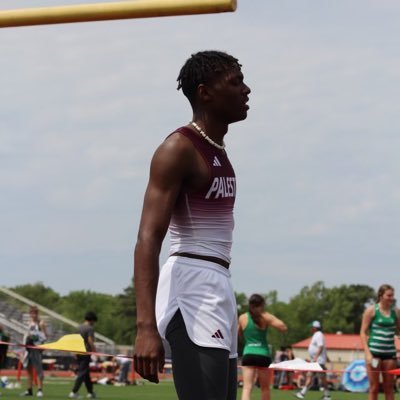 Track and field 💪🏼 18 years old♑️ Hight 5’10 weigh 150, 40m dash 4.44 class of BIG 2024 🙌🏾 800m 2:04|| 4 x200 split 21.65|| Pole Vault 11.6 || 300H 40.55✝️