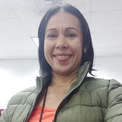 Productora creativa, Vibrando en positivo. En constante búsqueda de crecimiento profesional. Feliz madre de Sofía. Mi hija, mi mayor tesoro