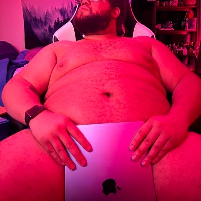 Just a gay fat broke college student. 24. USA🇺🇸.🏳️‍🌈🍑🍆. Strawberry Daiquiris anyone? NO pay per view content on OF. https://t.co/1UPyd3Ixjb