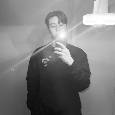 reF5aY7ALU70645's profile picture. 