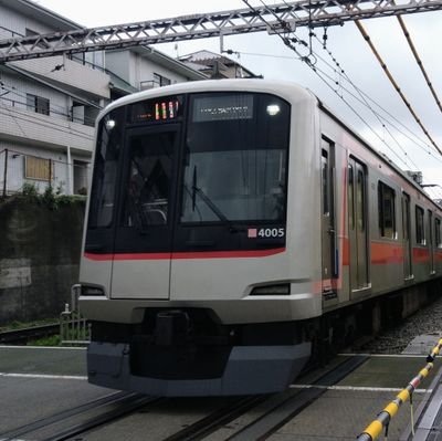 家系ラーメン好きです🍜カツカレーも好物です🍛鉄オタではありません🚃🙅