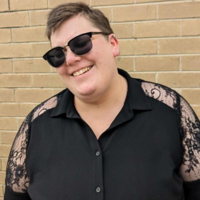 leonloveslit's profile picture. • australia • he/they • I write bad tweets and hopefully better books • a slice of horror with a side helping of gay •