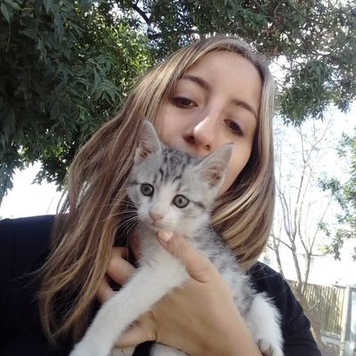 MajoVillegas_23's profile picture. Bookworm