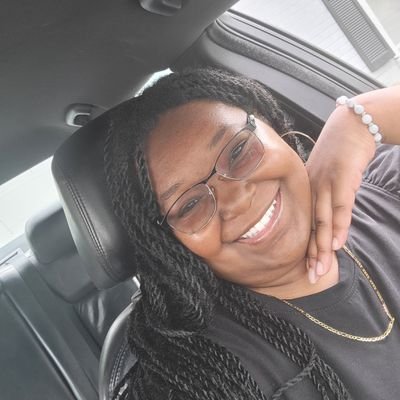 goofy🤣😋
musician 🎺
college nerd 🤓
#blacklove 🖤💛💚❤✊🏾
follow @RoyalCultural ✊🏿✊🏿