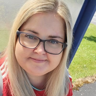 Wife to @gasmanroy, work for @FAWales. Always stressed,always clumsy. Baker and gardener. Personal views only. Cymraeg 🏴󠁧󠁢󠁷󠁬󠁳󠁿⚽️ (Hi/Ei) (She/Her)