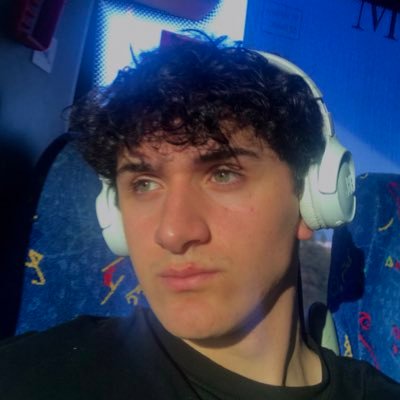 pablo_amores05's profile picture. 😶
