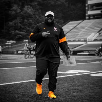 Running Backs/Special Teams Assistant @ App State “You have to hate losing more than you love winning.” SMHS Alum, #RestEasyDad #AppStateFootball