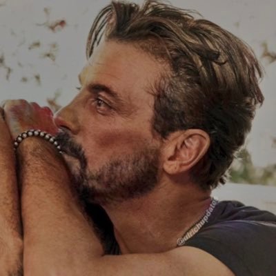 Your #1 Source for all things Skeet Ulrich! Fan account! Not affiliated with Skeet or his team! Only one admin. Follow me on Instagram! 👇 EST. 2021!