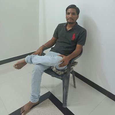ए देश मेरे तू जीता रहे , तूने शेर के बच्चे पाले है एक लाल हुआ बलिदान तो क्या सौ_लाल तेरे रखवाले है ।