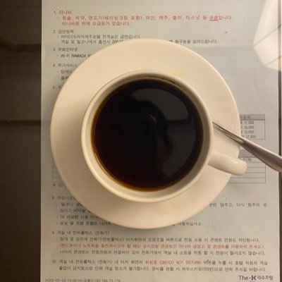 ego2sm's profile picture. 책과 트위터는 언제나 나를 기다려준다_조안나 • writer and editor• https://t.co/QQ4G4uapou 📧ego3sm@gmail.com