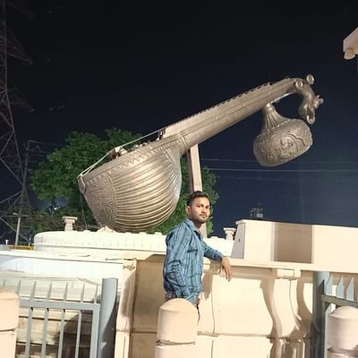 Manishkuma83091's profile picture. अपनी आँखों से मेरा इश्क़ मिटाने वाले,
हमने रखें हैं तुम्हारे ख़्वाब अमानत की तरह...