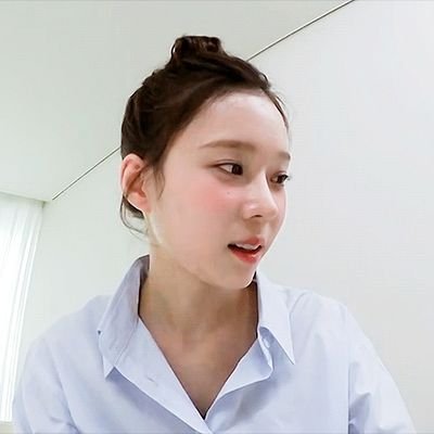 jeongsechan12's profile picture. 