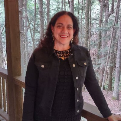 AliciaLM13's profile picture. Compliance based HR attorney wanting a space to discuss businesses  but also love to talk about food and travel!